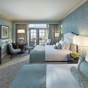 Deluxe Double Queen Room
